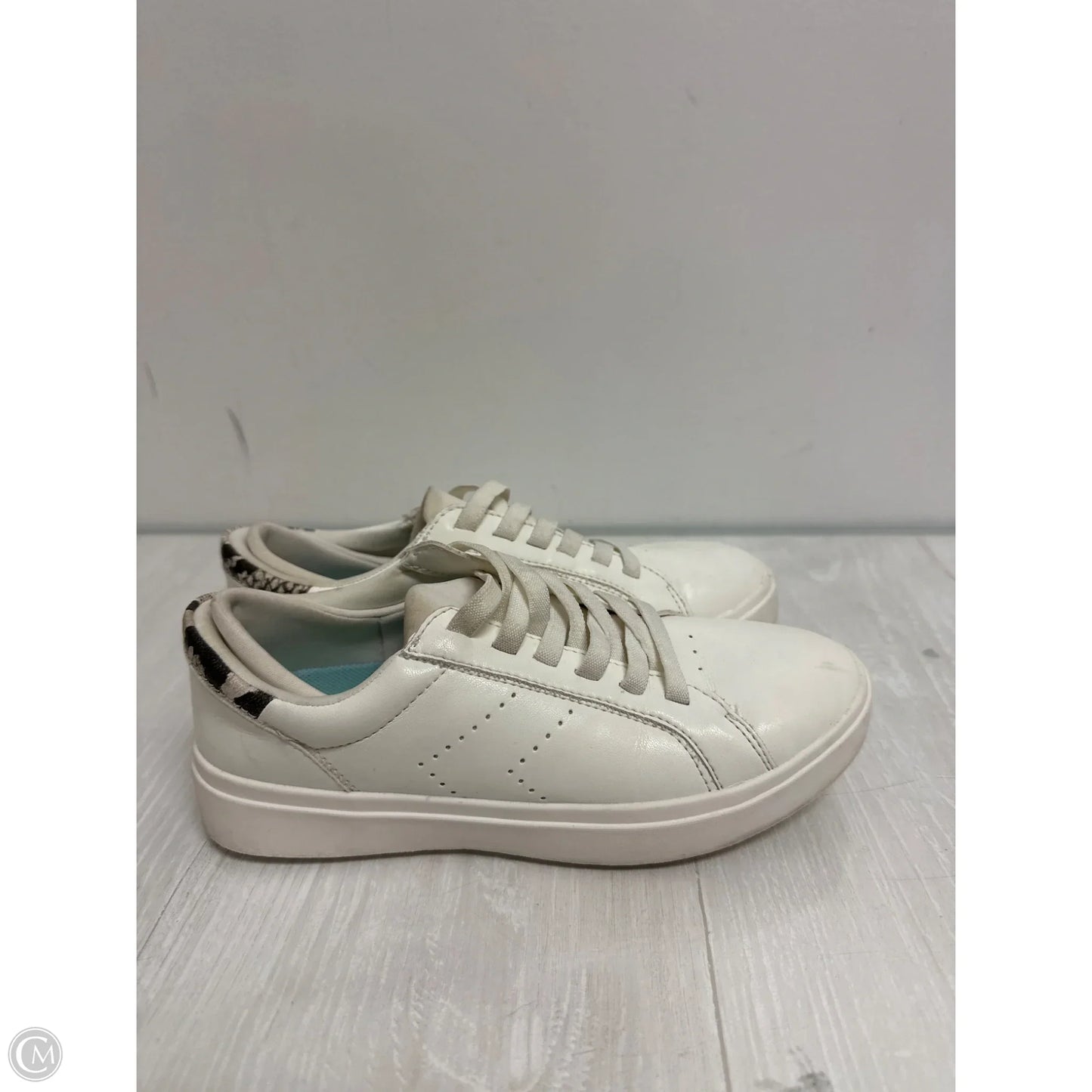 Shoes Athletic By Dr Scholls In White, Size: 5.5