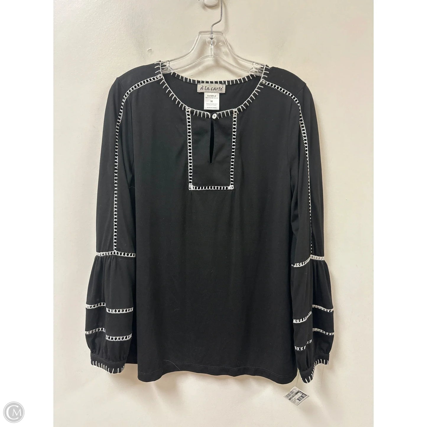 Top Long Sleeve By Clothes Mentor In Black & White, Size: M