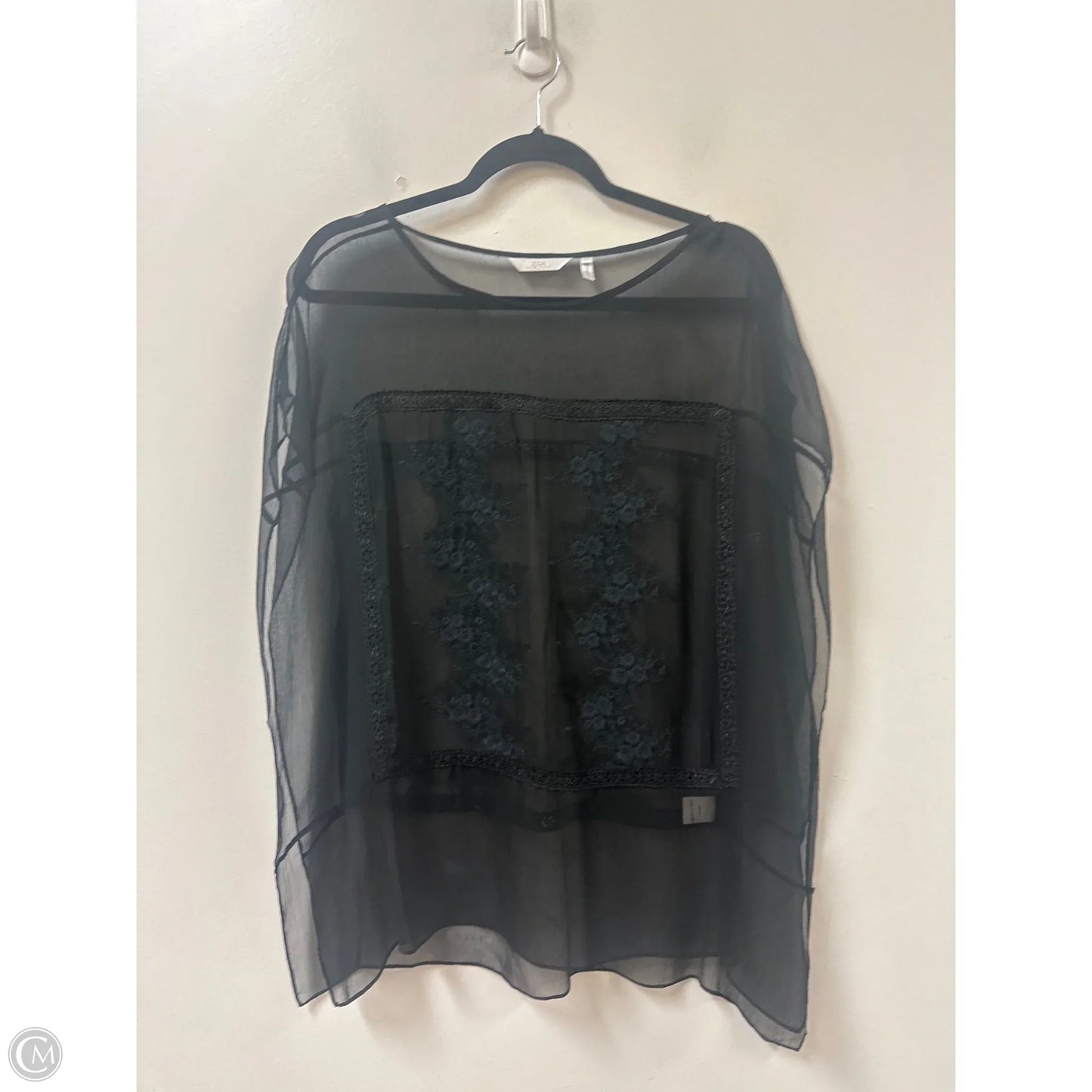 Top Short Sleeve By Clothes Mentor In Black, Size: L