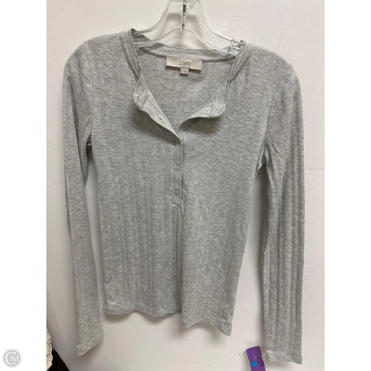 Top Long Sleeve By Loft In Grey, Size: S
