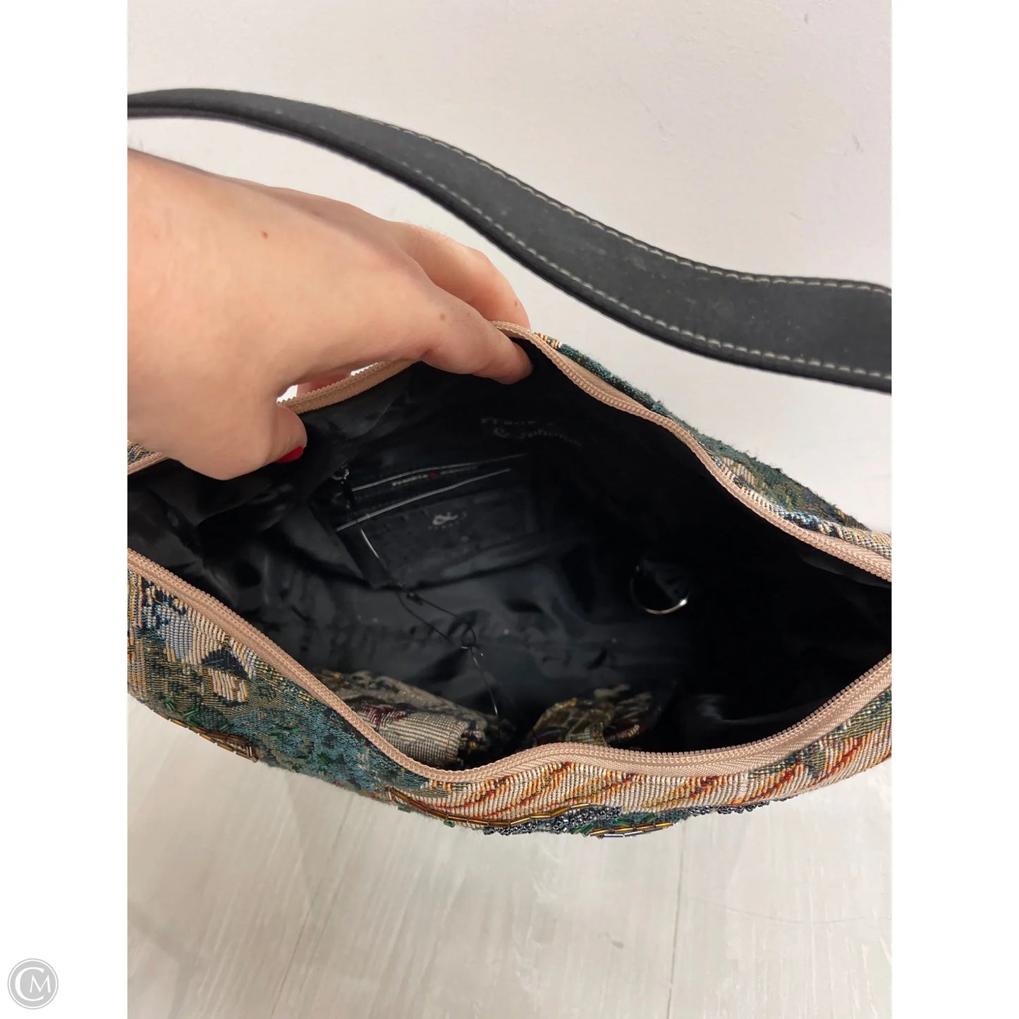 Handbag By Clothes Mentor, Size: Medium