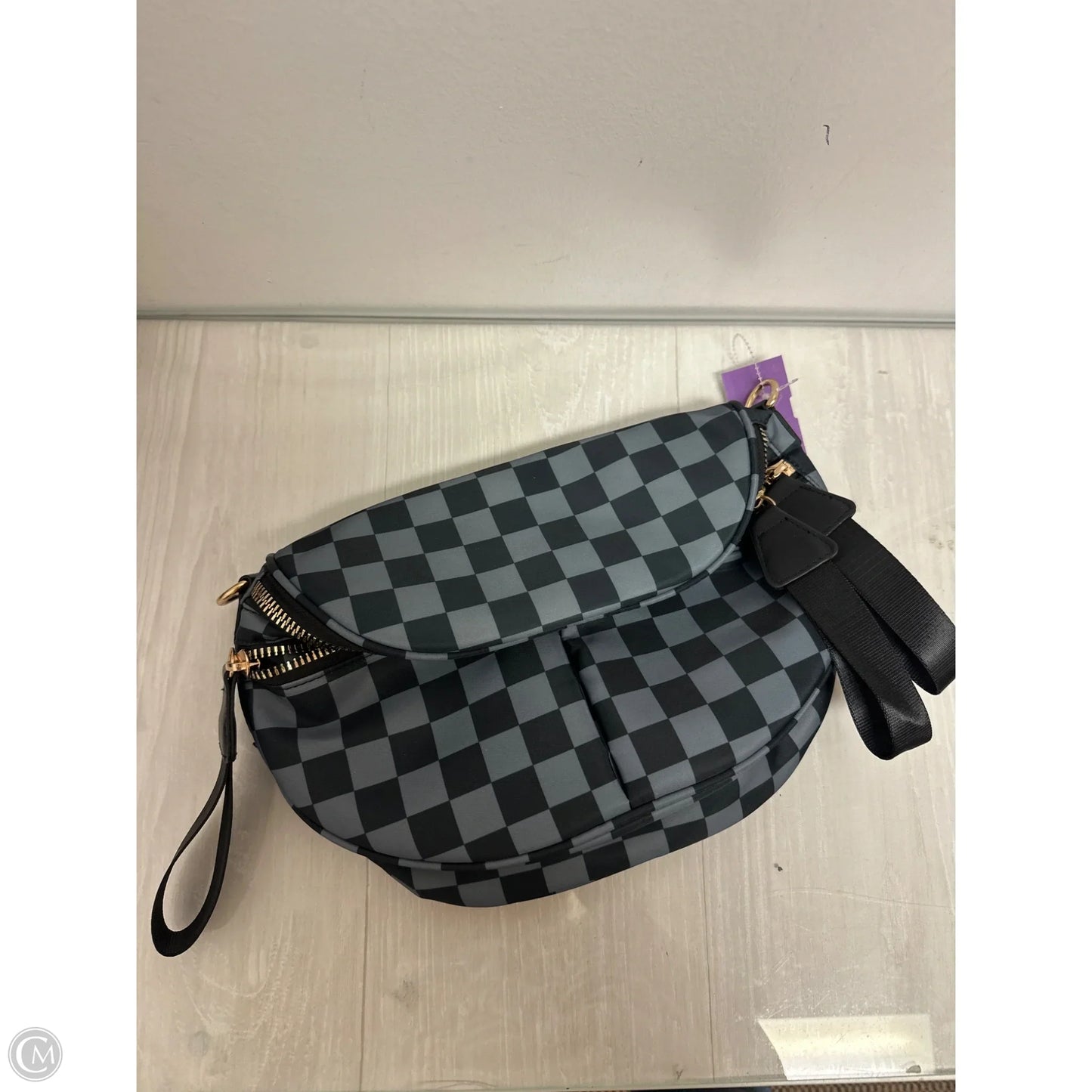Crossbody By Clothes Mentor, Size: Large