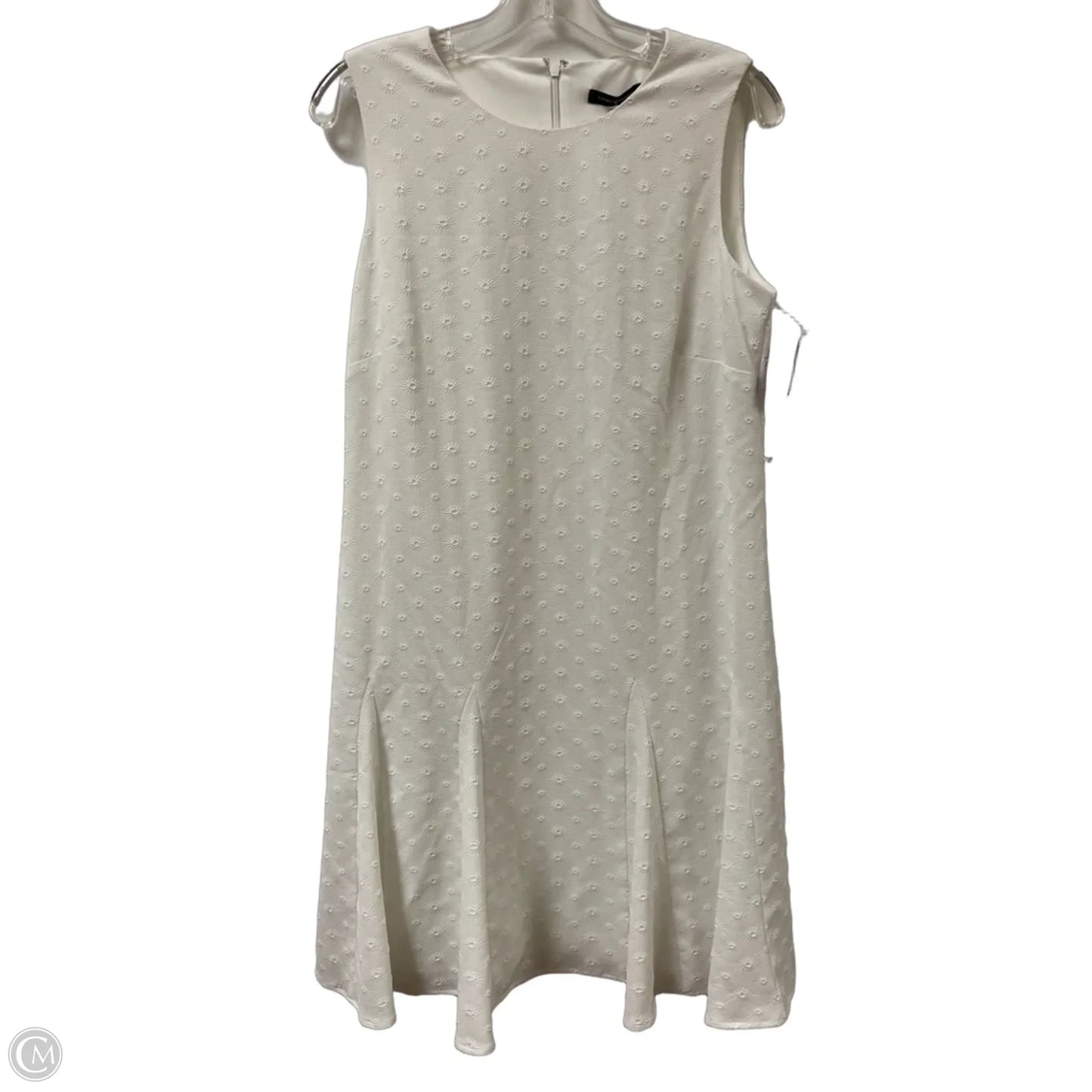 Dress Casual Short By Tommy Hilfiger In White, Size: M