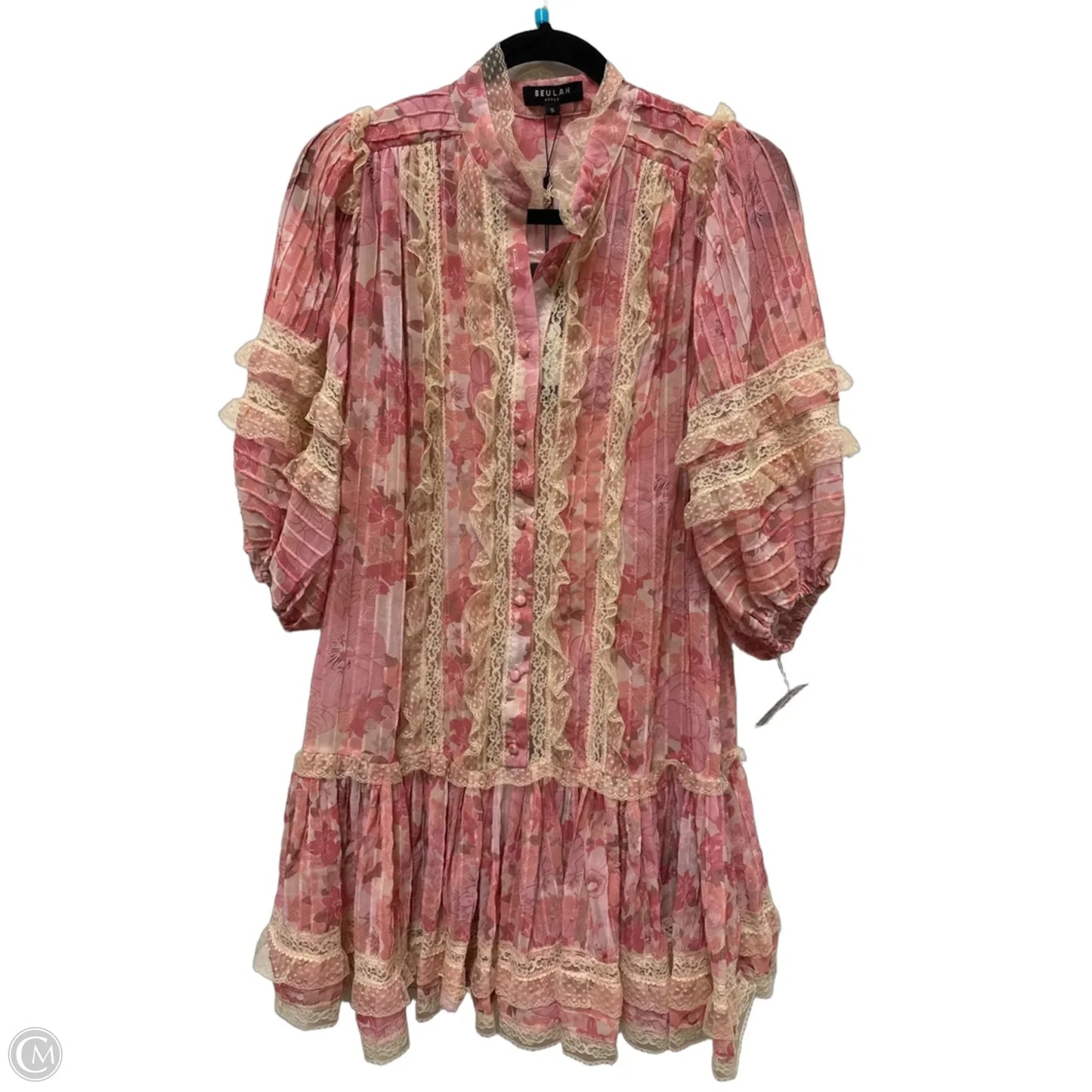 Tunic Short Sleeve By Clothes Mentor In Cream & Pink, Size: S