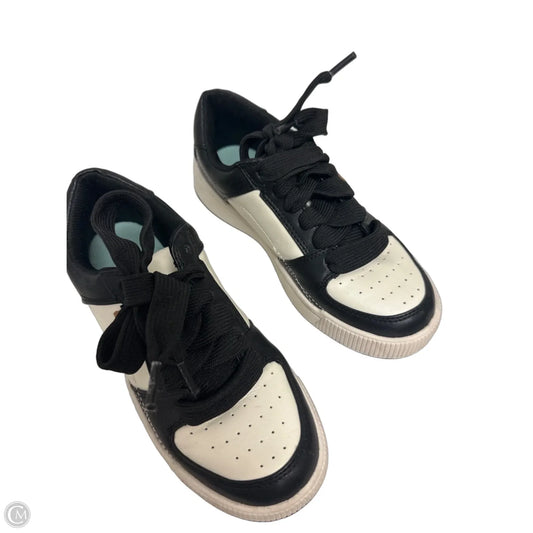 Shoes Sneakers By Dr Scholls In Black & White, Size: 7