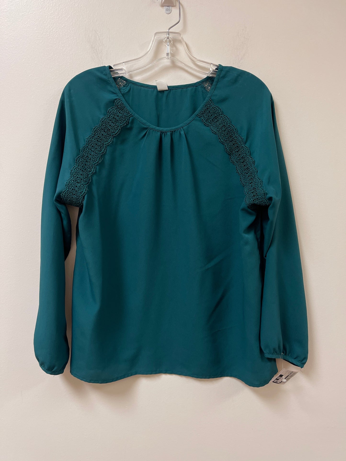 Top Long Sleeve By Old Navy In Green, Size: L