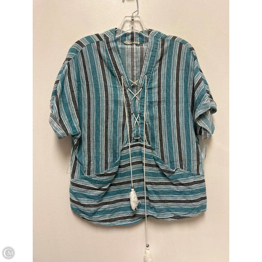 Top Short Sleeve By Clothes Mentor In Blue & White, Size: S