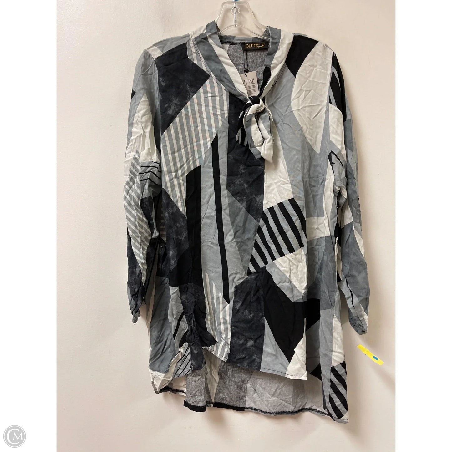 Top Long Sleeve By Clothes Mentor In Black & Grey, Size: 3x