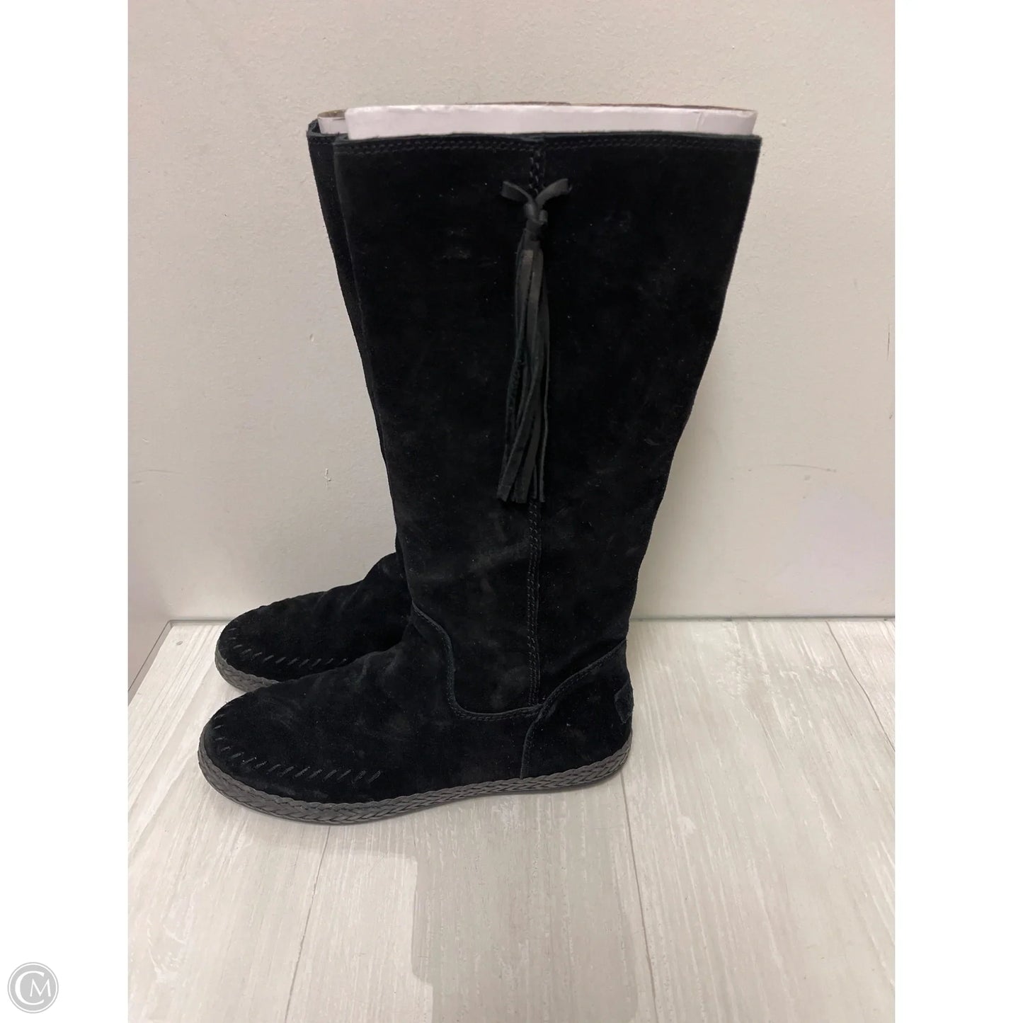 Boots Designer By Ugg In Black, Size: 7.5