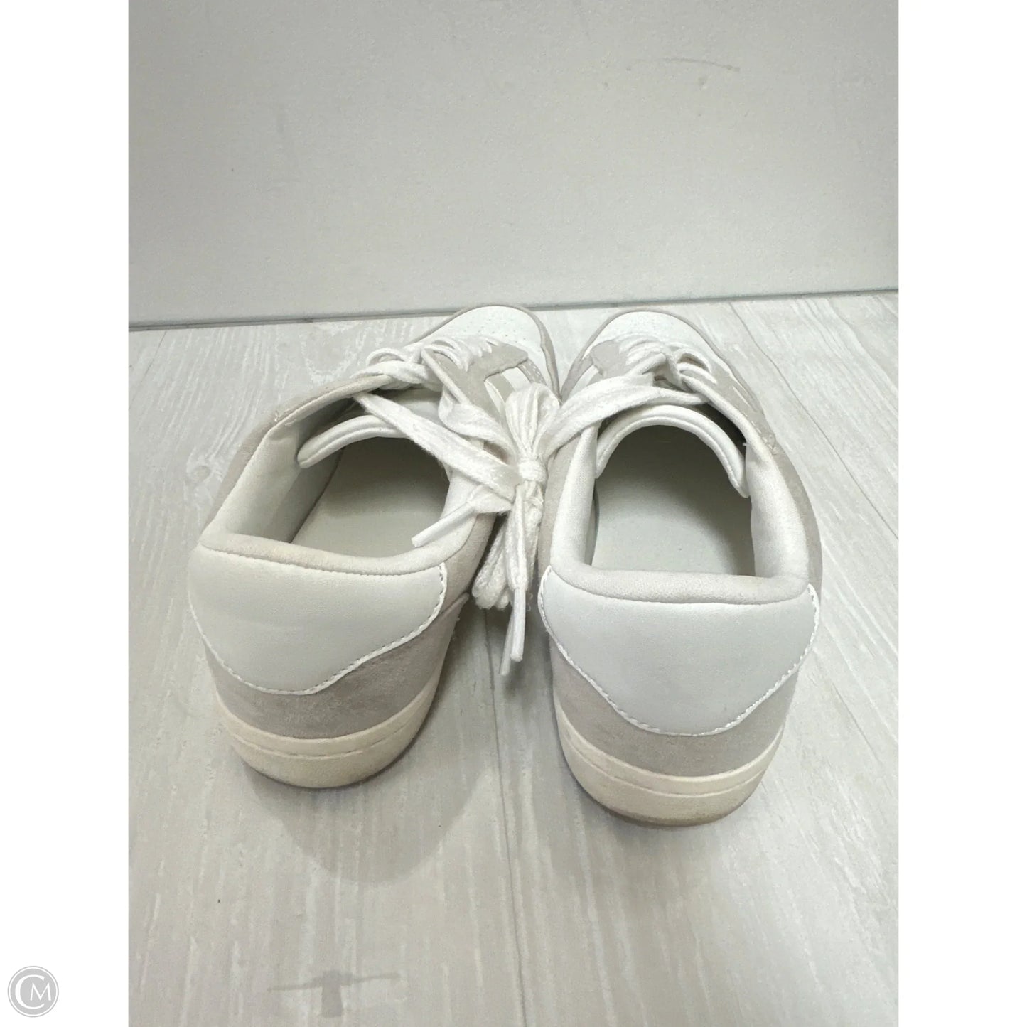 Shoes Sneakers By Universal Thread In Cream, Size: 7
