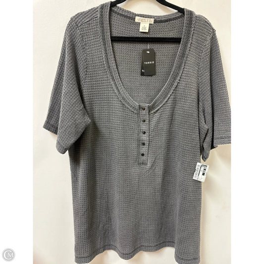 Top Short Sleeve By Torrid In Grey, Size: 2x