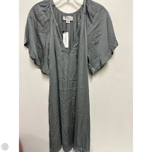 Dress Casual Short By Velvet In Grey, Size: S