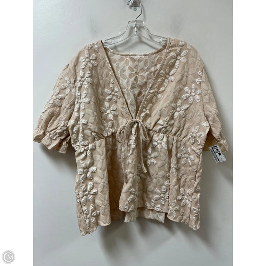 Top Short Sleeve By Clothes Mentor In Cream, Size: 2x