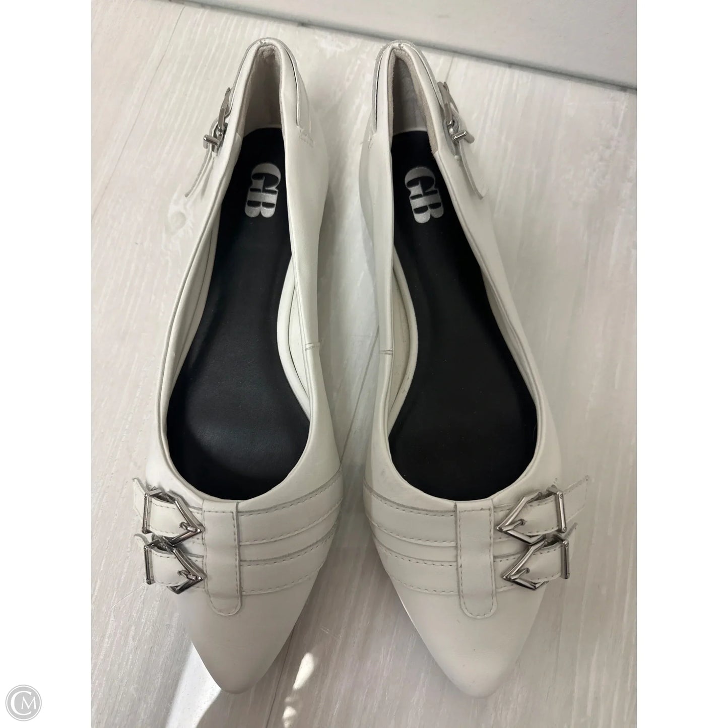 Shoes Flats By Gb In White, Size: 7.5