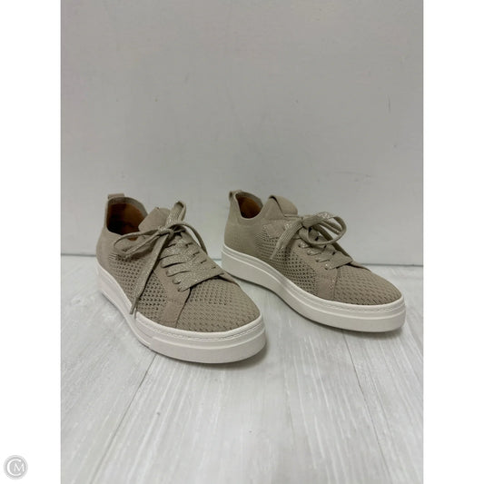 Shoes Flats By White Mountain In Gold, Size: 6.5