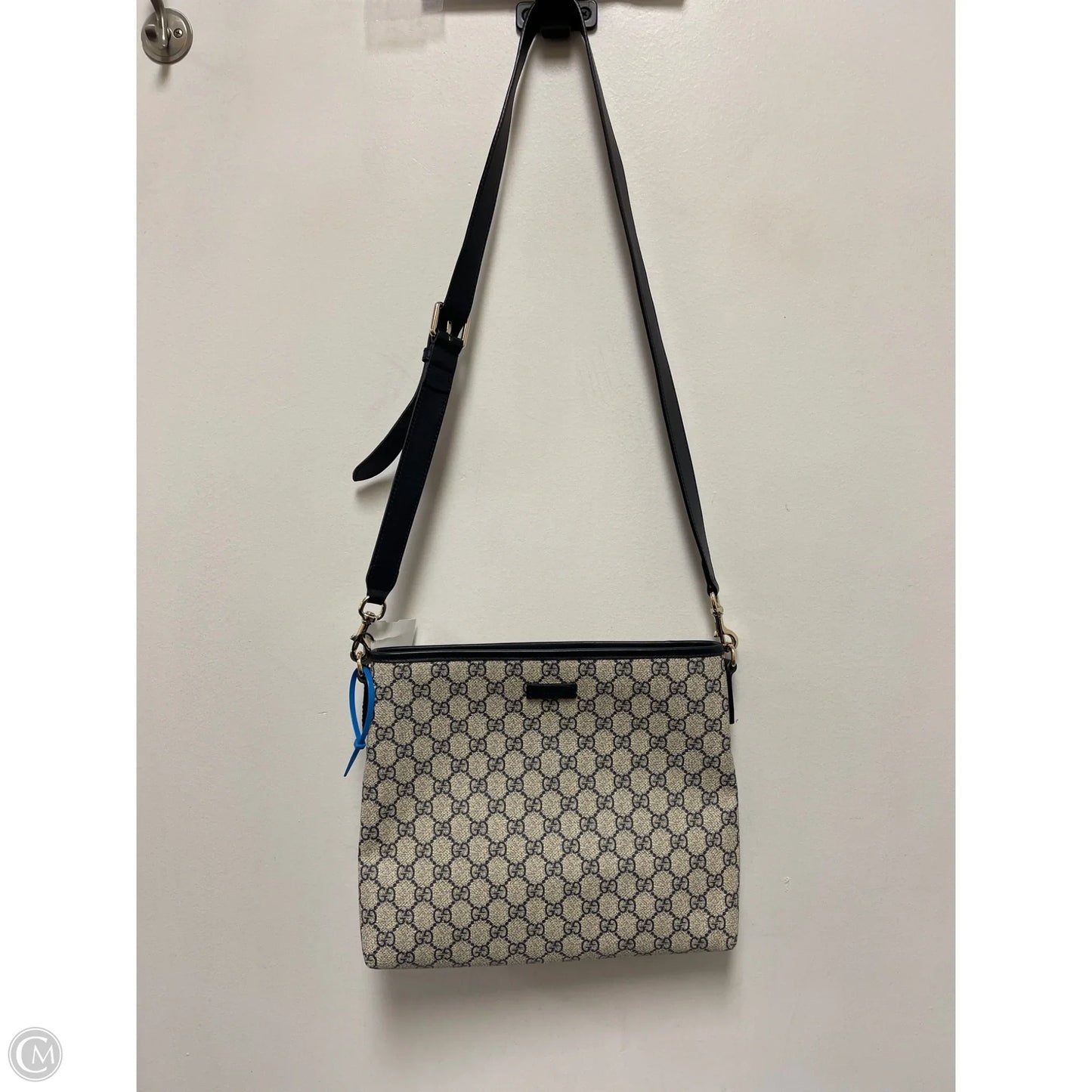 Crossbody Luxury Designer By Gucci, Size: Medium