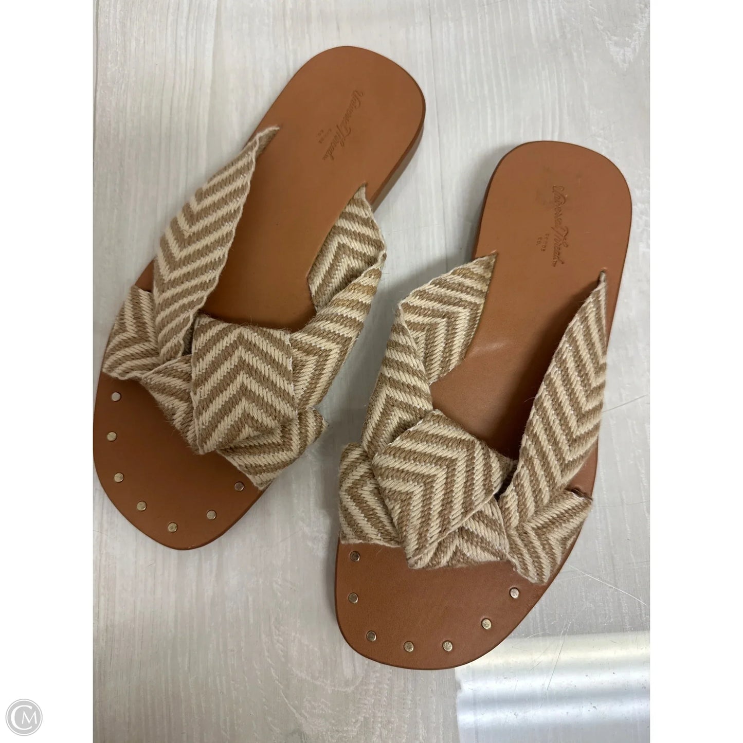 Sandals Flats By Universal Thread In Cream, Size: 6