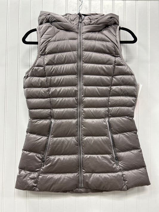 Vest Puffer & Quilted By Lululemon In Grey, Size:6