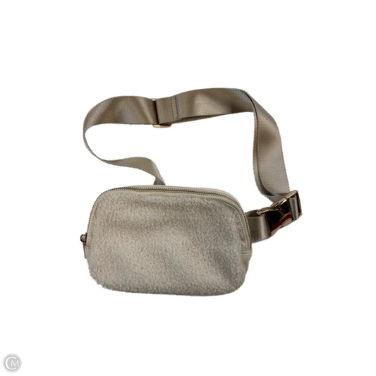 Belt Bag By Clothes Mentor, Size: Medium