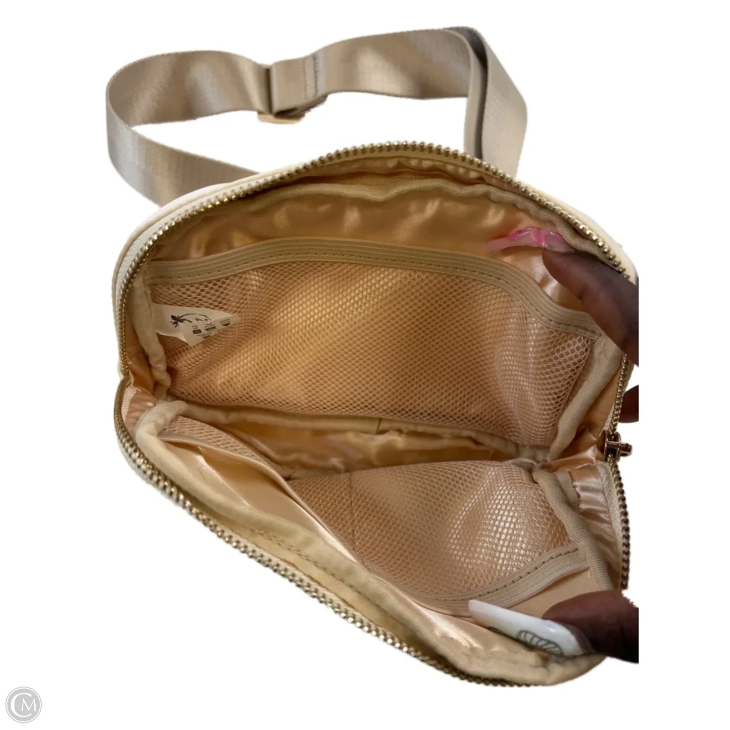 Belt Bag By Clothes Mentor, Size: Medium