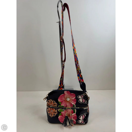 Crossbody By Clothes Mentor, Size: Medium