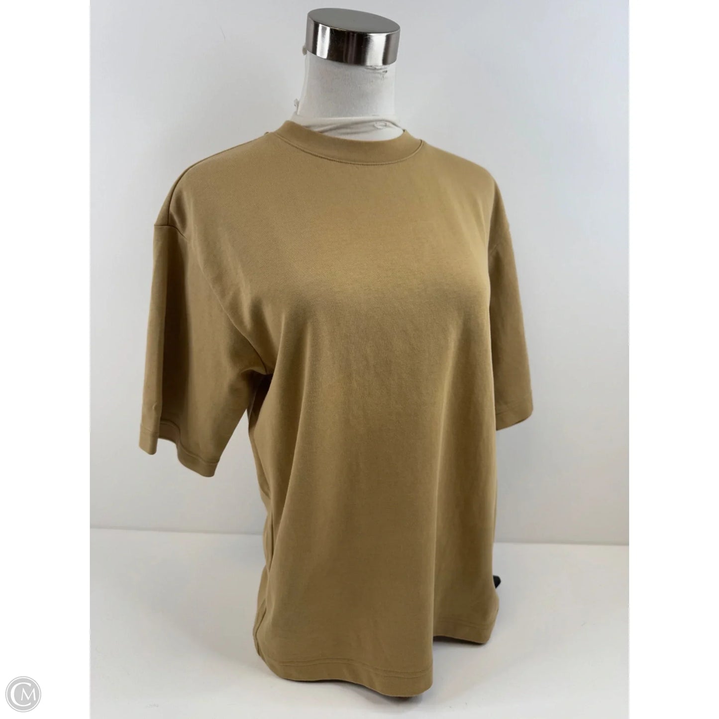Top Short Sleeve By Uniqlo In Beige, Size: Xs