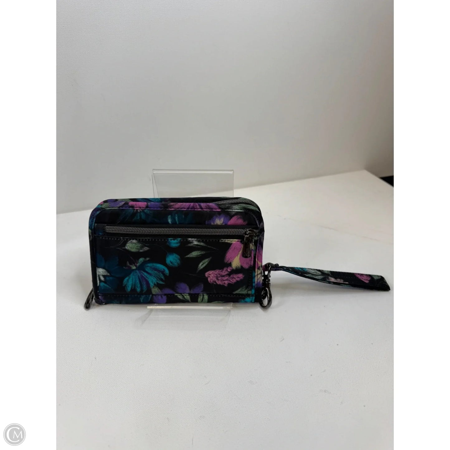 Wristlet By Lug, Size: Medium