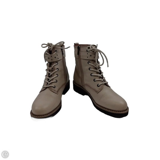 Boots Combat By Clothes Mentor In Ivory, Size: 7.5