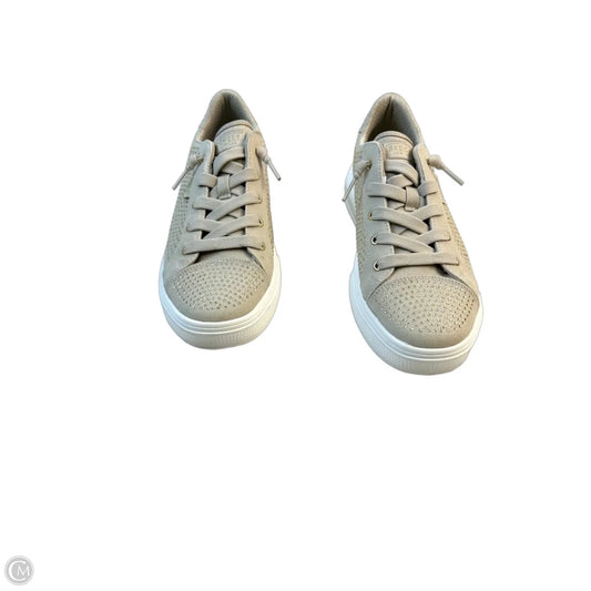 Shoes Sneakers By Skechers In Cream, Size: 8.5