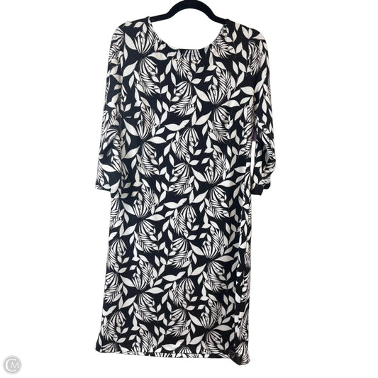 Dress Casual Short By Chicos In Black & White, Size: M