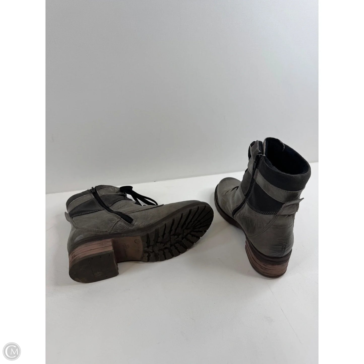 Boots Combat By Clothes Mentor In Taupe, Size: 8.5