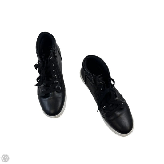 Shoes Sneakers By Dv In Black & White, Size: 8