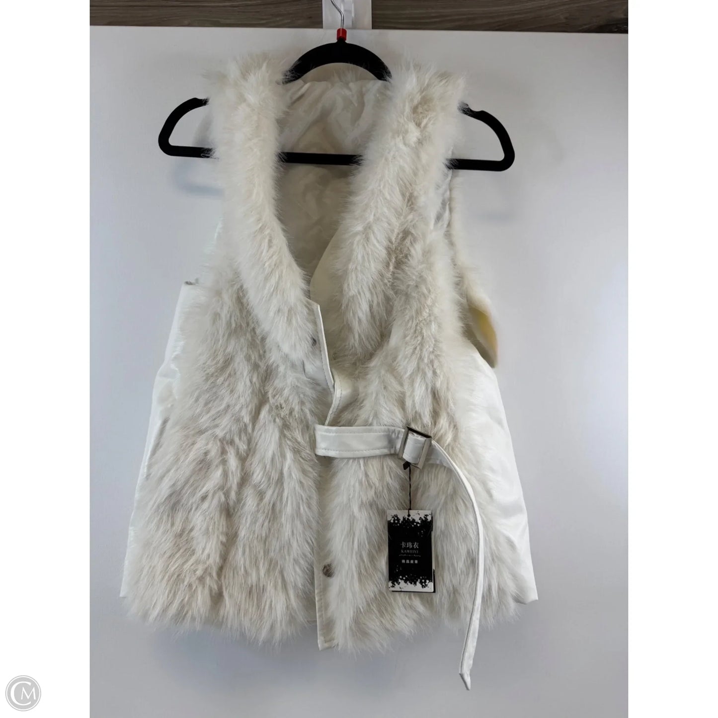 Vest Faux Fur & Sherpa By Clothes Mentor In White, Size: M