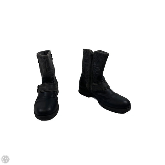 Boots Ankle Flats By Clarks In Black & Grey, Size: 9.5