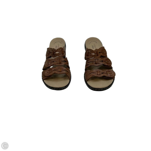 Shoes Flats By Clarks In Brown, Size: 8