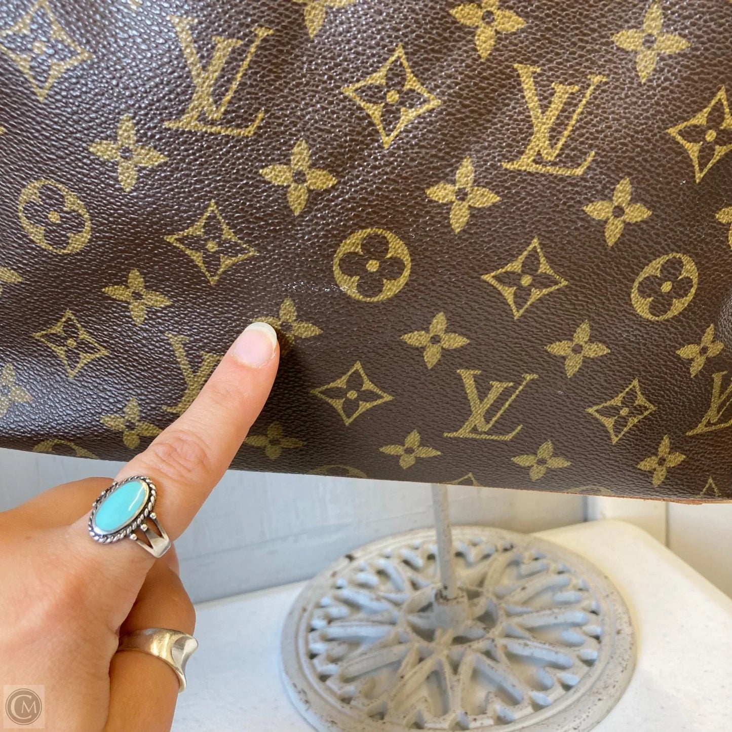 Handbag Luxury Designer By Louis Vuitton, Size: Medium