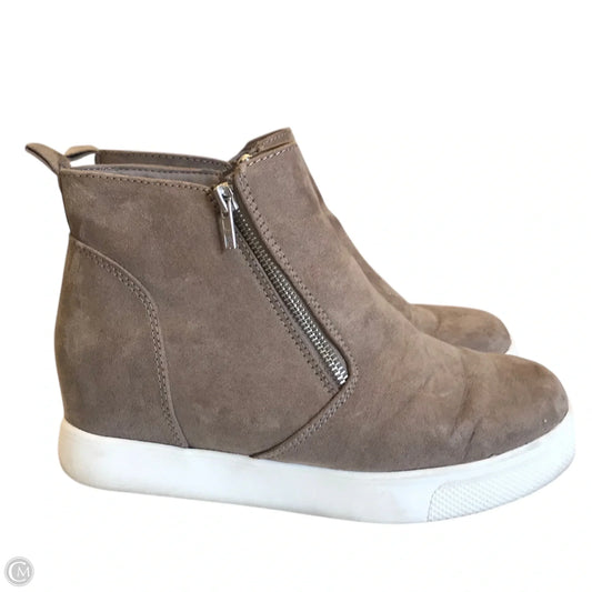 Boots Ankle Flats By Time And Tru In Grey, Size: 9