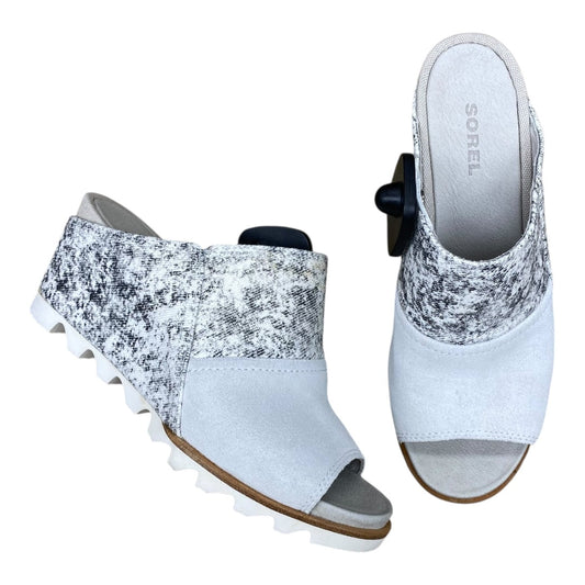 Sandals Designer By Sorel In Grey & White, Size:7