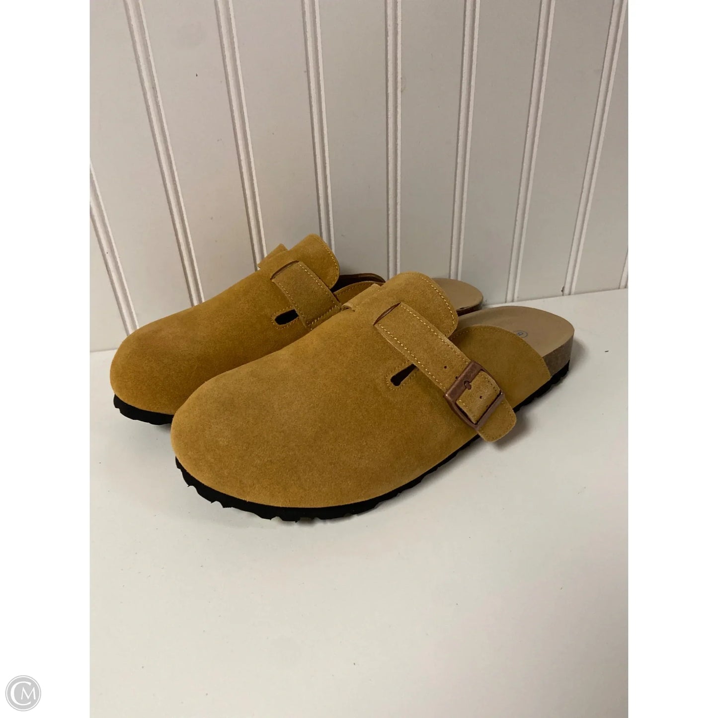 Shoes Flats By Clothes Mentor In Tan, Size: 8