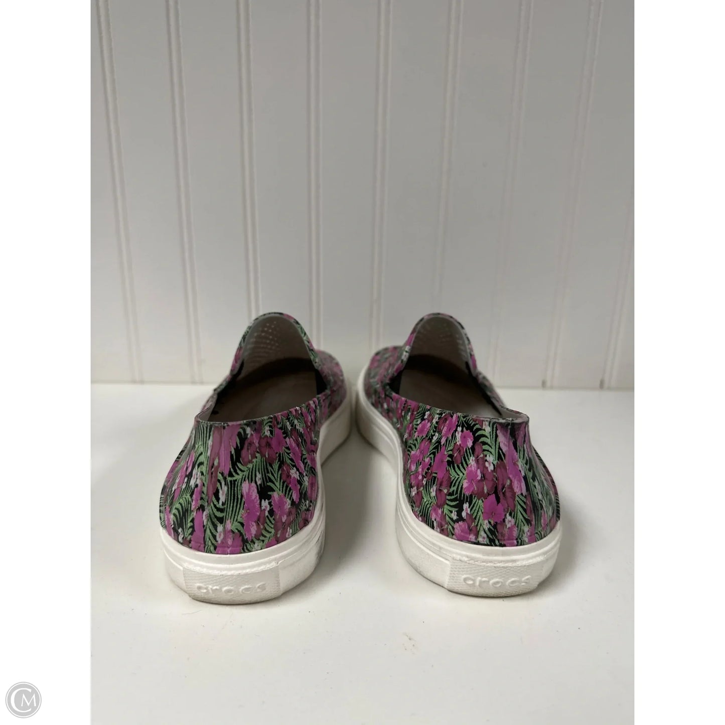 Shoes Flats By Crocs In Floral Print, Size: 7