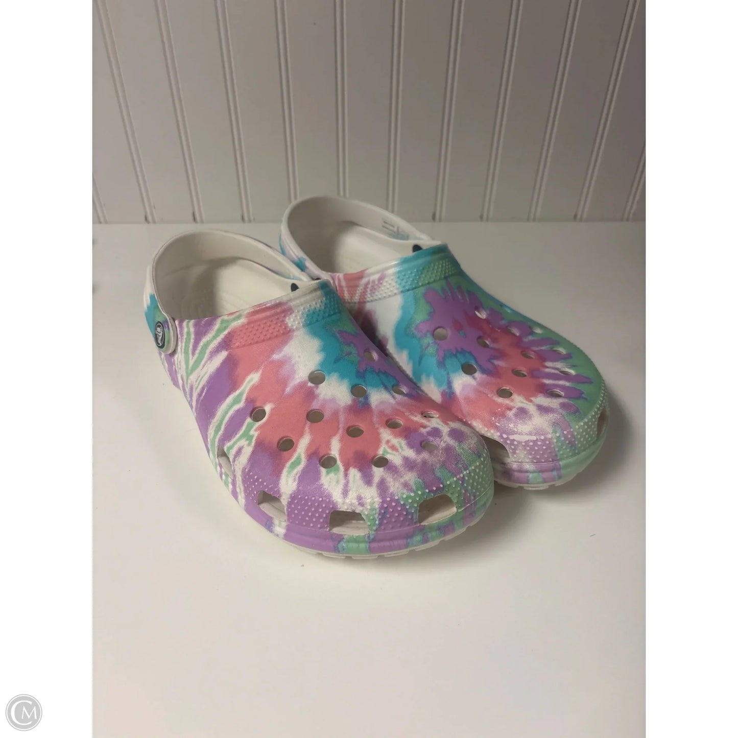 Shoes Flats By Crocs In Tie Dye Print, Size: 11