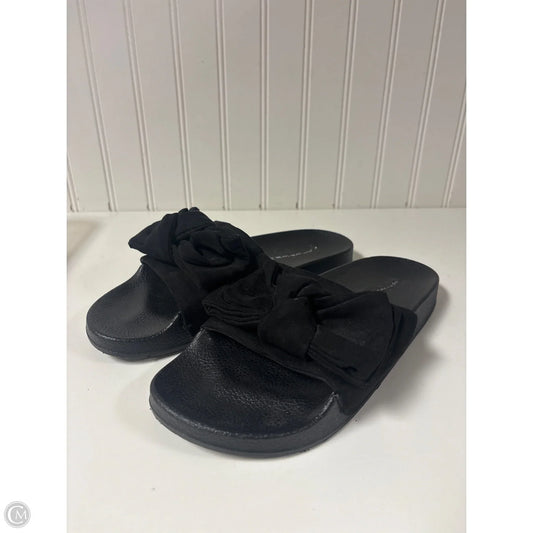 Sandals Flats By Steve Madden In Black, Size: 8