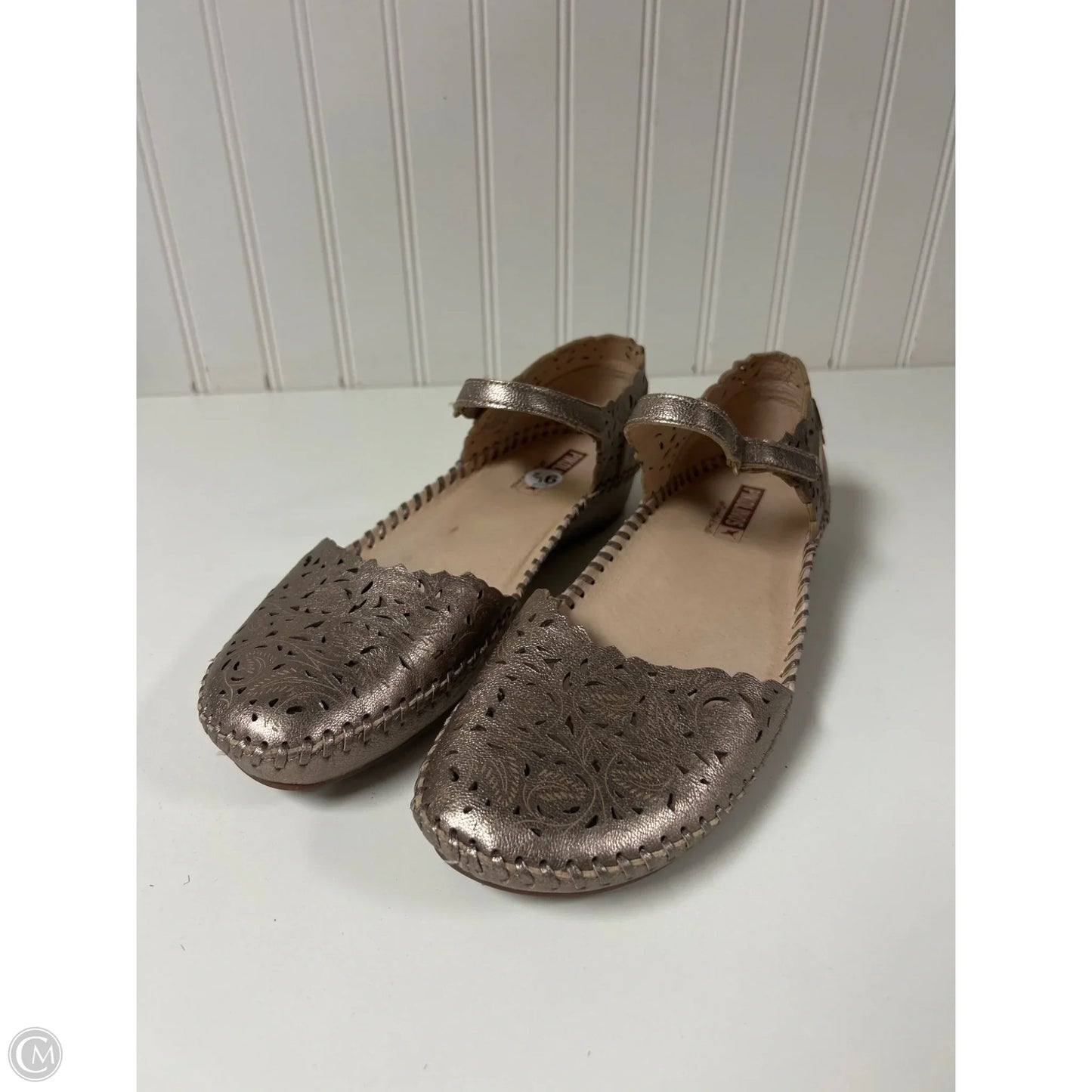 Shoes Flats By Pikolinos In Gold, Size: 8.5