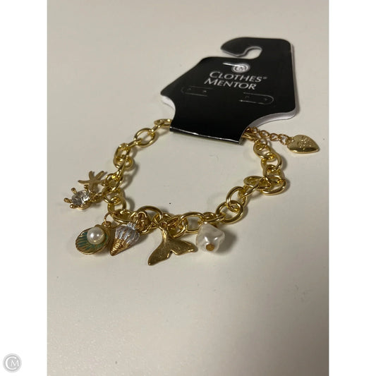 Bracelet Charm By Betsey Johnson, Size: 1