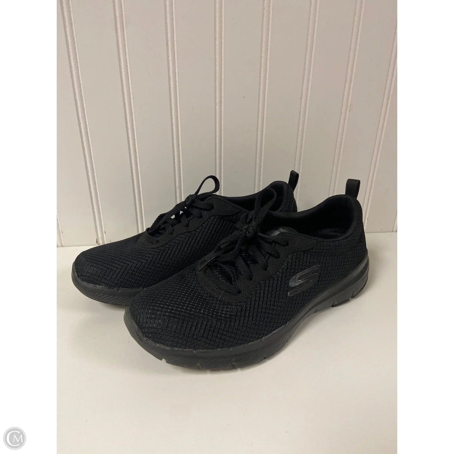 Shoes Sneakers By Skechers In Black, Size: 7
