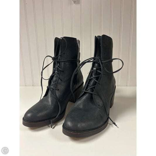 Boots Designer By Ugg In Black, Size: 11