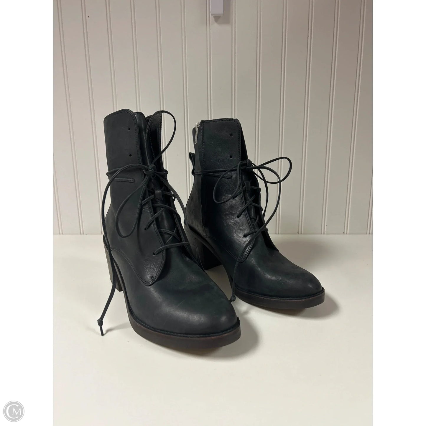 Boots Designer By Ugg In Black, Size: 11