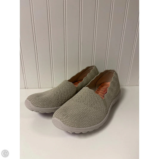Shoes Flats By Skechers In Beige, Size: 10