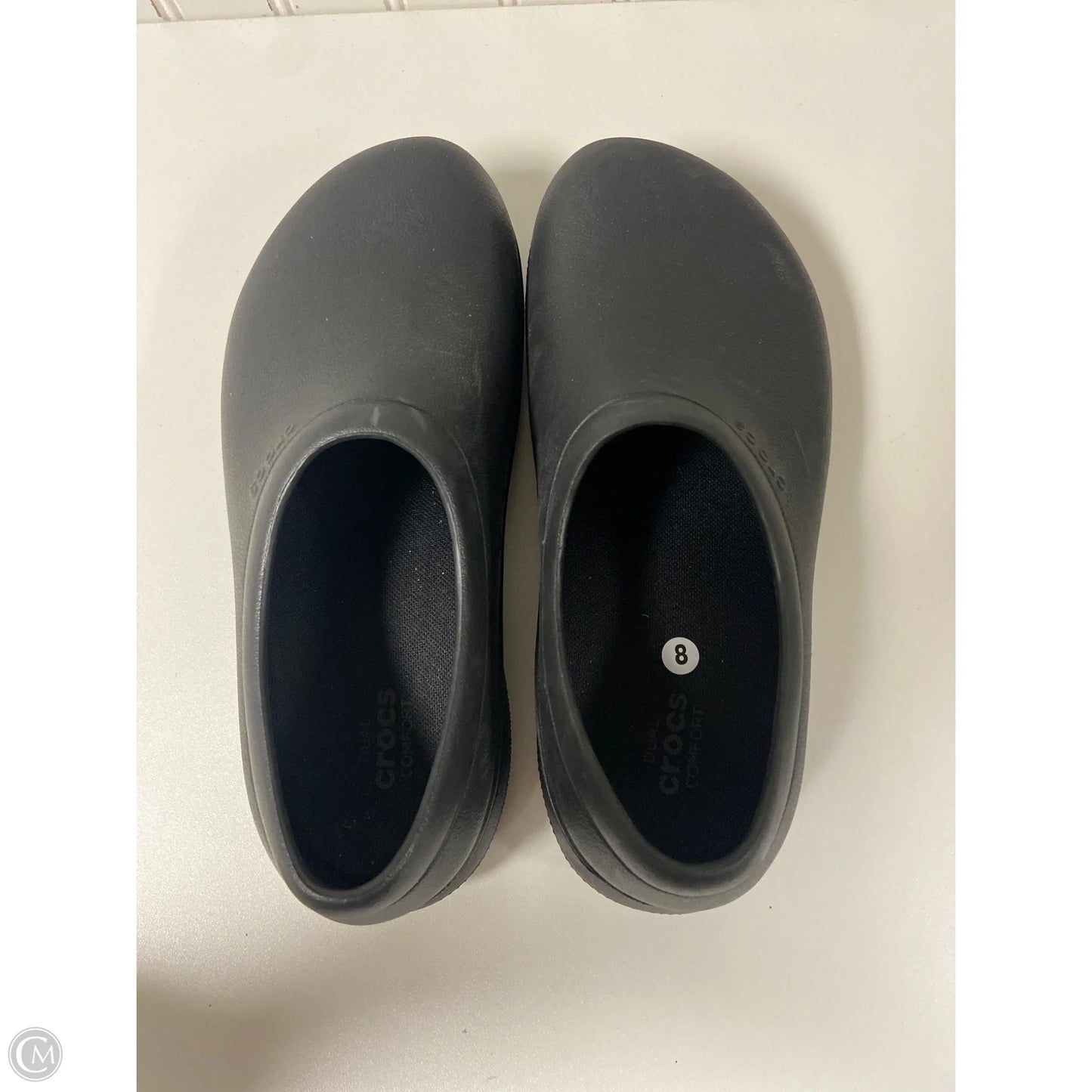 Shoes Flats By Crocs In Black, Size: 8