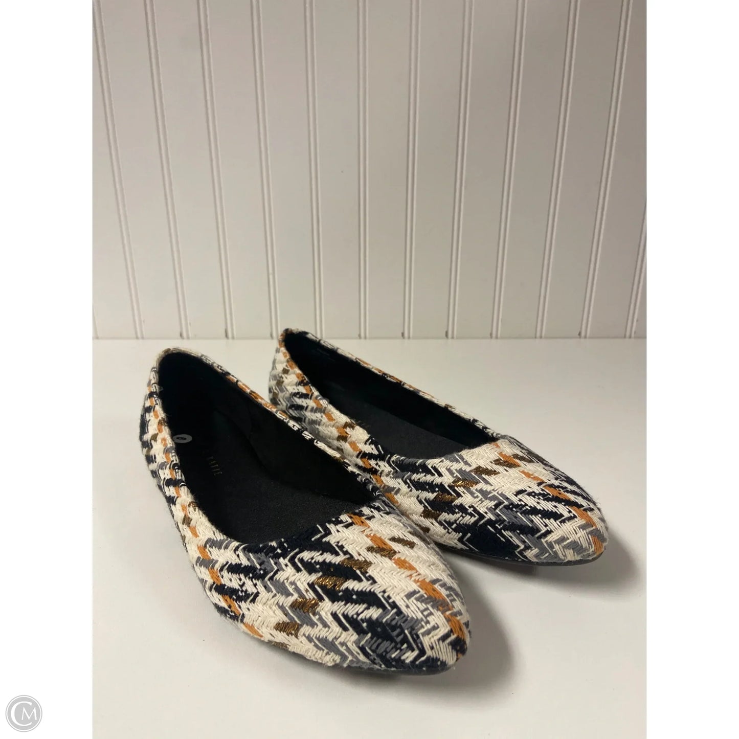 Shoes Flats By Kelly And Katie In Black & Yellow, Size: 9
